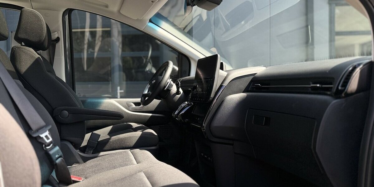 Hyundai Staria / 9 Sitze / El.Türen / 360° Kamera / PANO 20.000 km 39.990 &euro; Mönchengladbach 41066