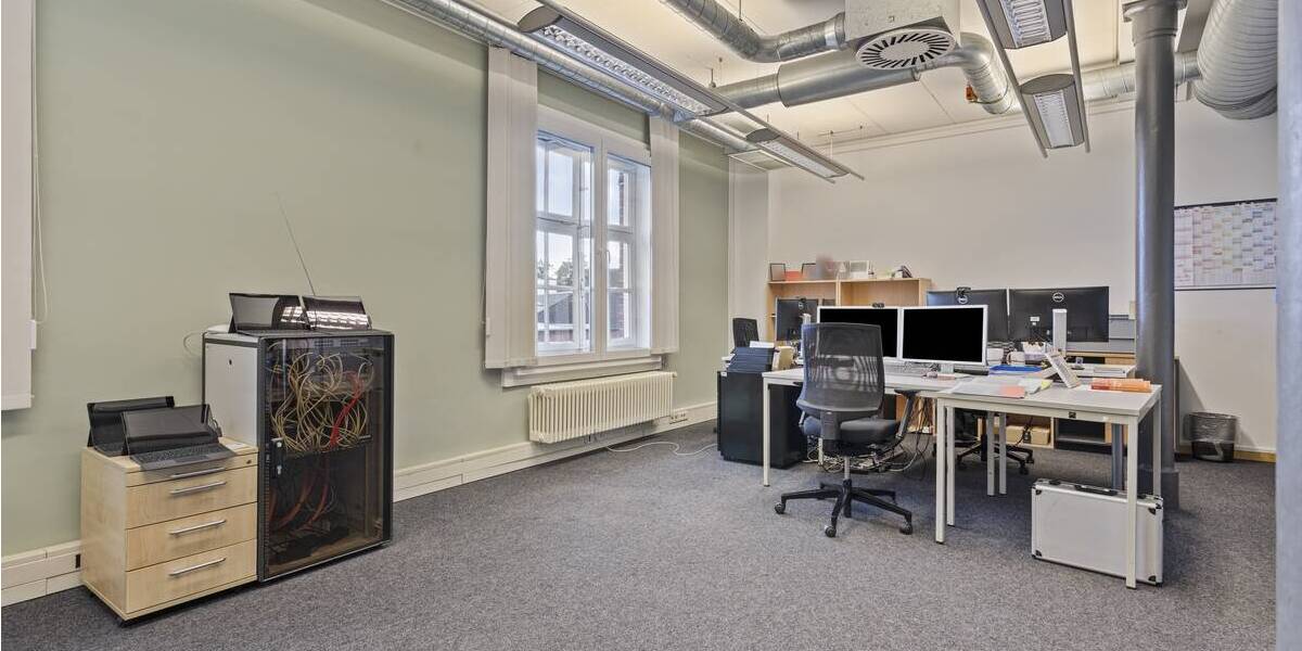 REPRÄSENTATIVE BÜROEINHEIT IM HISTORISCHEN GEBÄUDE: 357 m² ZU VERMIETEN 5 zimmer