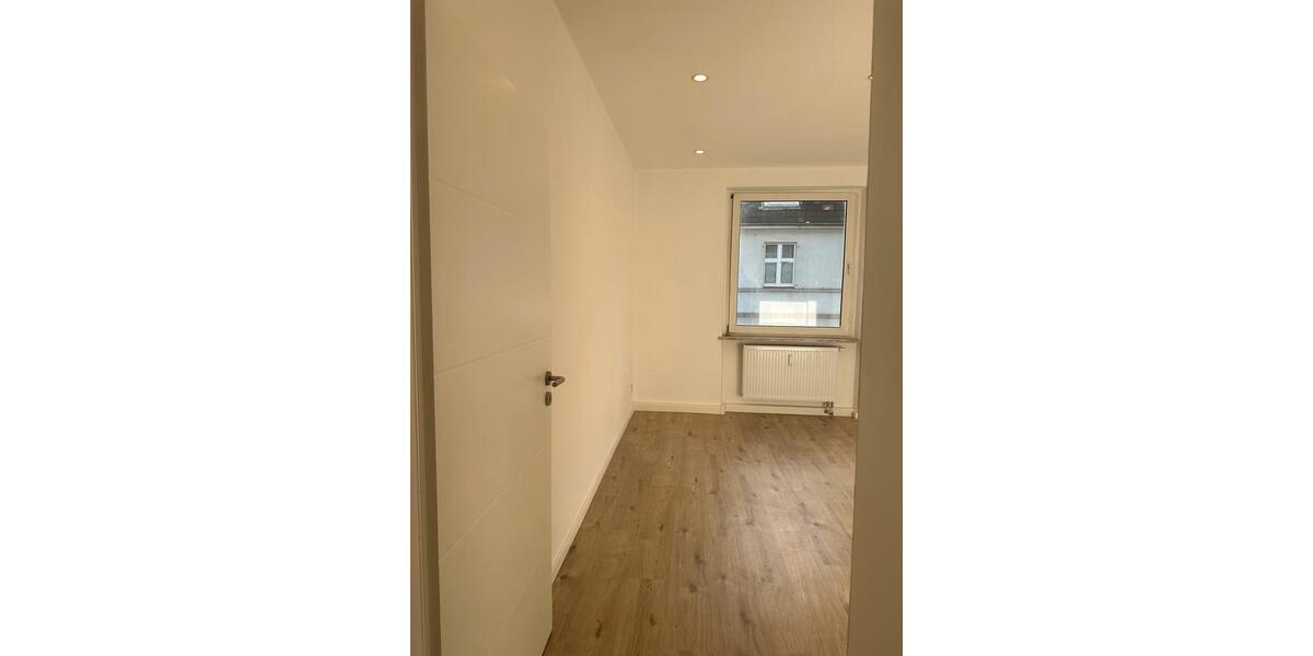 Achtung: Wuppertal!! Helle Wohnung, frisch saniert ab sofort! 2 zimmer