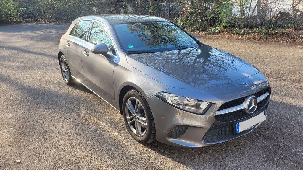 Mercedes-Benz A 180 60.638 km 19.950 &euro; Düsseldorf 40549
