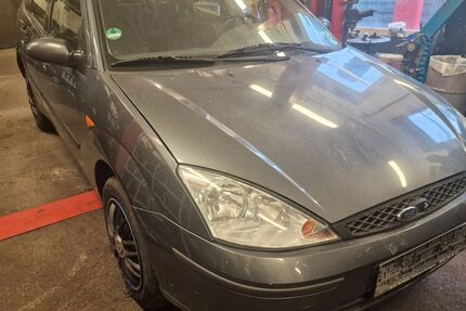Ford Focus 136.800 km 799 € Wuppertal 42283