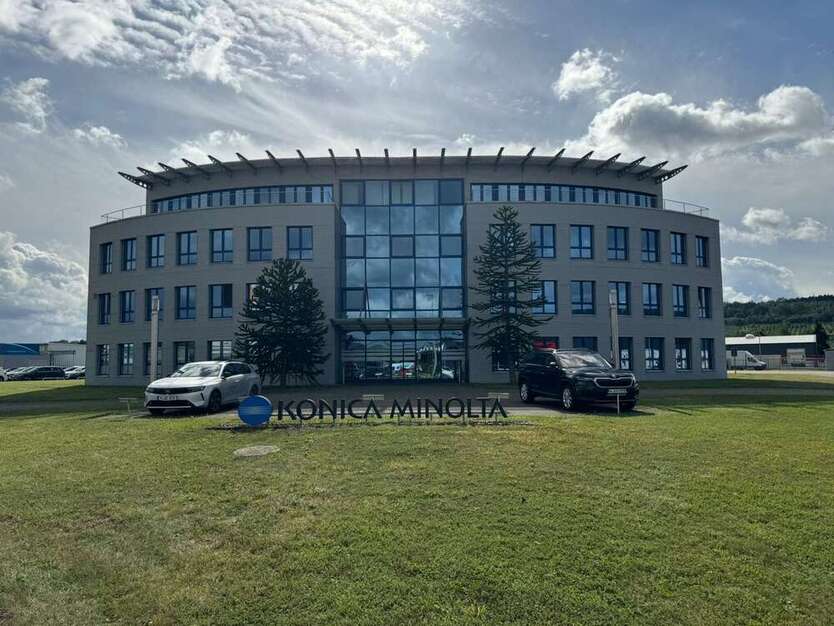 Büro in Mülheim-Kärlich 1.567 € 153.5 m²