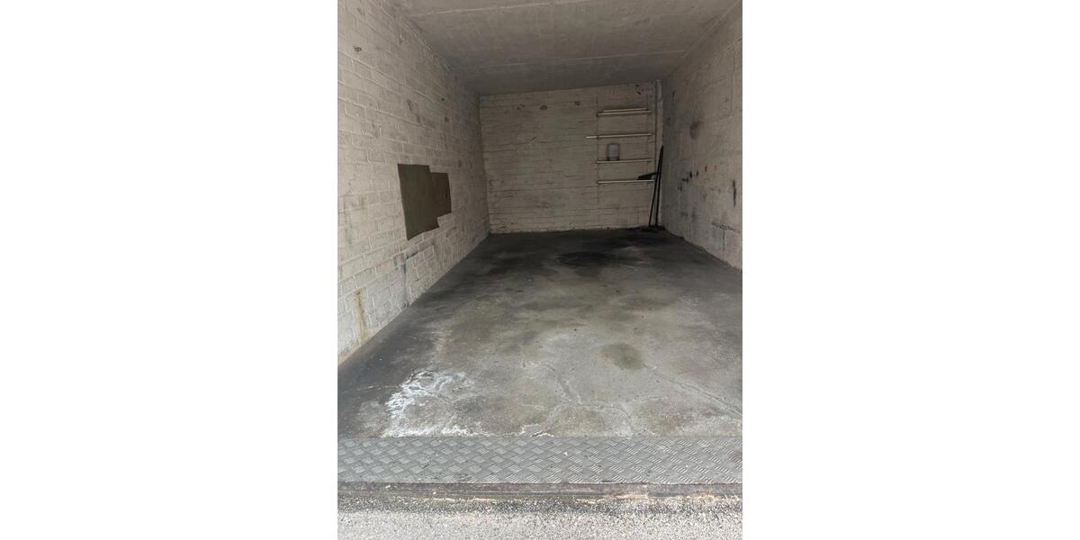 Garagen / Stellplätze Düsseldorf Heerdt - 130&euro; | Angebot:25906502