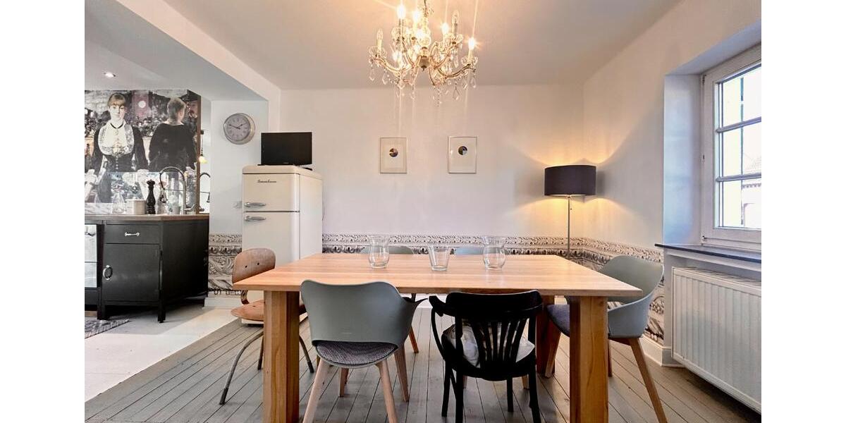 Privates Kulturhaus: Mehrraum-Eventfläche über Etagen, möbliert zimmer