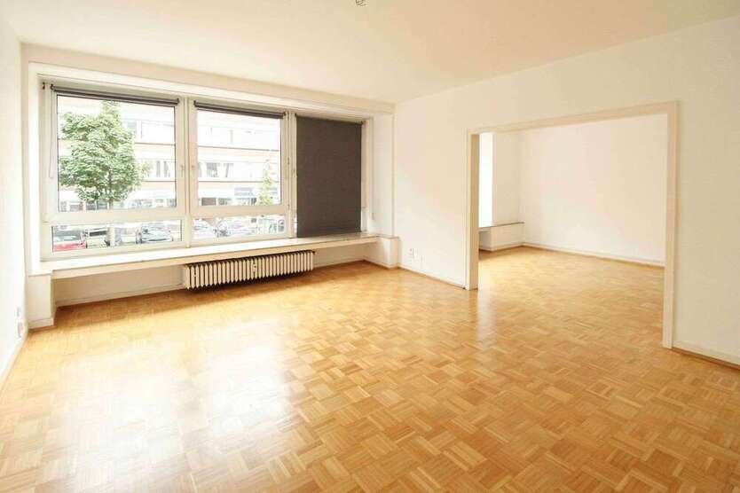 Wohnung zum Kaufen in Düsseldorf 477.000 € 107.02 m²