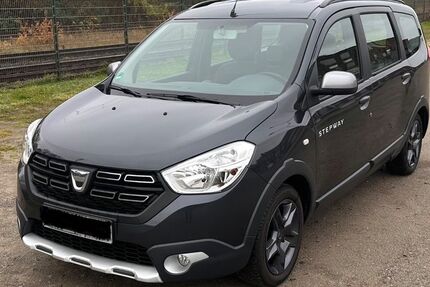 Dacia Lodgy 53.000 km 8.900 € Oberhausen 46047