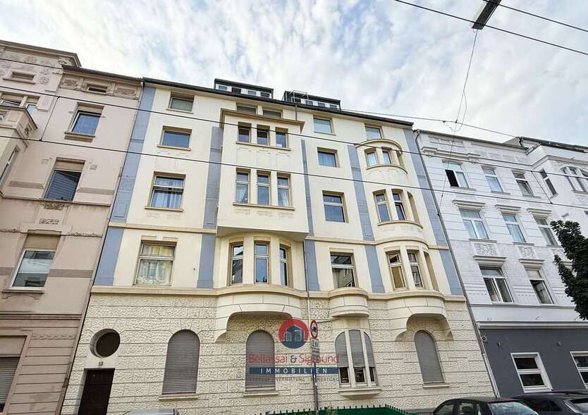 Haus zum Kaufen in Düsseldorf 1.930.000 € 541 m²