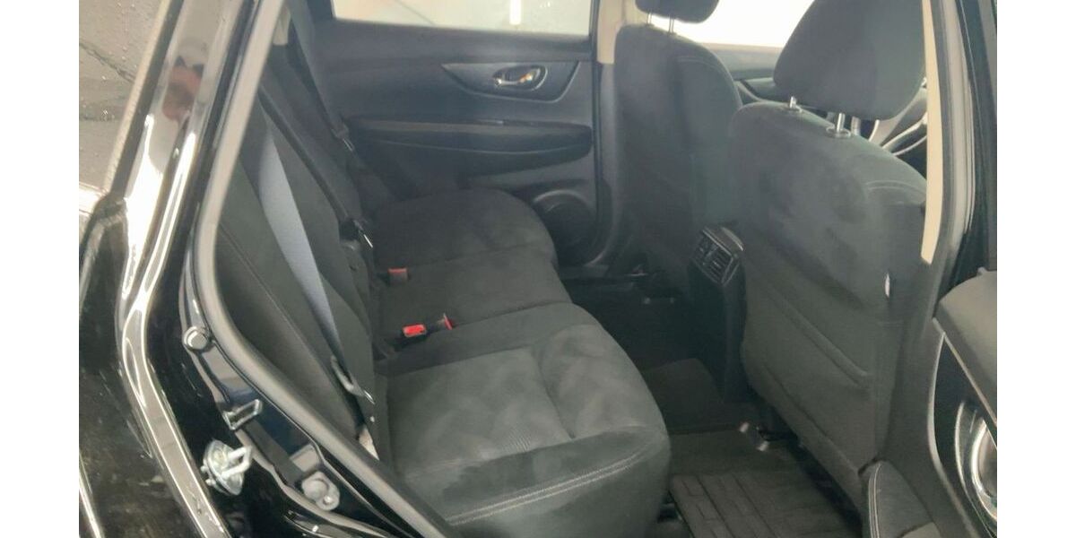 Nissan X-Trail 115.333 km 10.222 &euro; Düsseldorf 40213