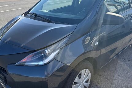 Toyota Aygo (X) 116.042 km 4.990 € Köln 50767