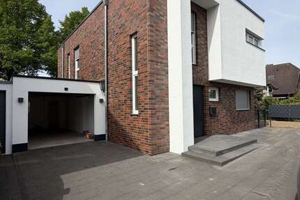 Haus Meerbusch - 5 Zimmer, 200 m&sup2;, 3.200&euro; | Angebot:26552671