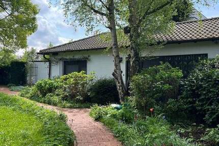 D-Kaiserswerth: Einfamilienhaus, 2 Zimmer, ca. 80 m² Wohnfl., ca. 60 m² Nutzfläche, Terrasse, Stellplatz