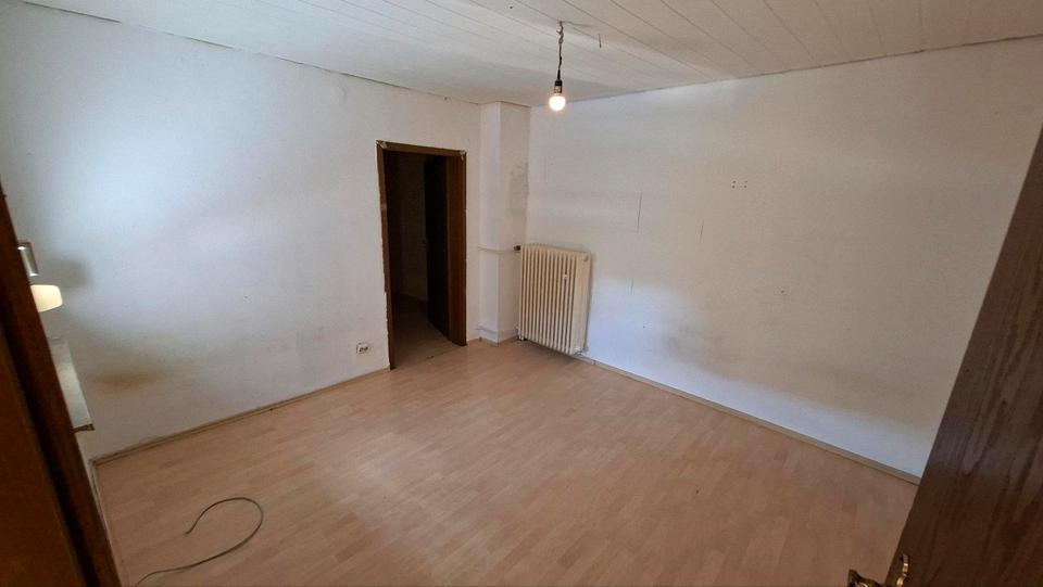 Einfamilienhaus Grevenbroich Neuenhausen - 5 Zimmer, 20 m&sup2;, 99.000&euro; | Angebot:26531903