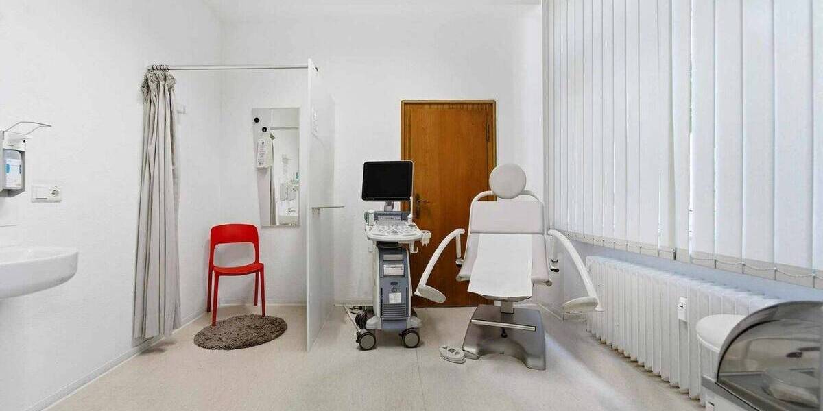 Exklusives Wohn- und Geschäftshaus mit langfristigen Mietern in Toplage am Allee-Center 6 zimmer