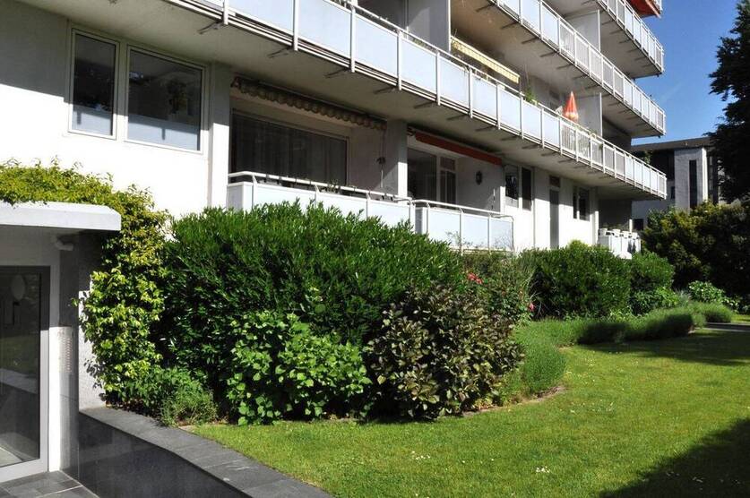 Familien aufgepasst: Wunderschöne 4. Zi.-Wohnung mit Sonnenbalkon und Lift