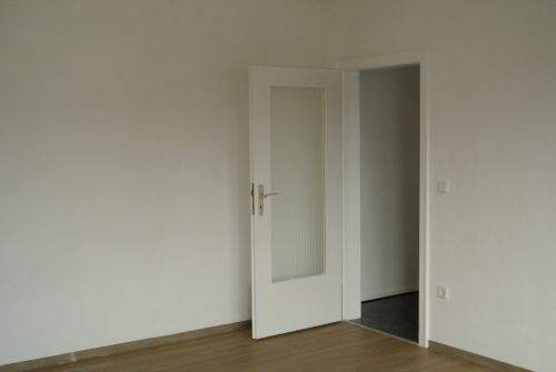 Ortsteil Broich Appartement im renovierten Zustand und Großräumig mit separater Küche