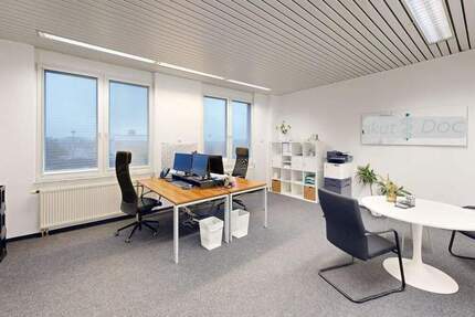 Helles Büro mit eigener Küche - modern, flexibel, zentral in Düsseldorf zimmer