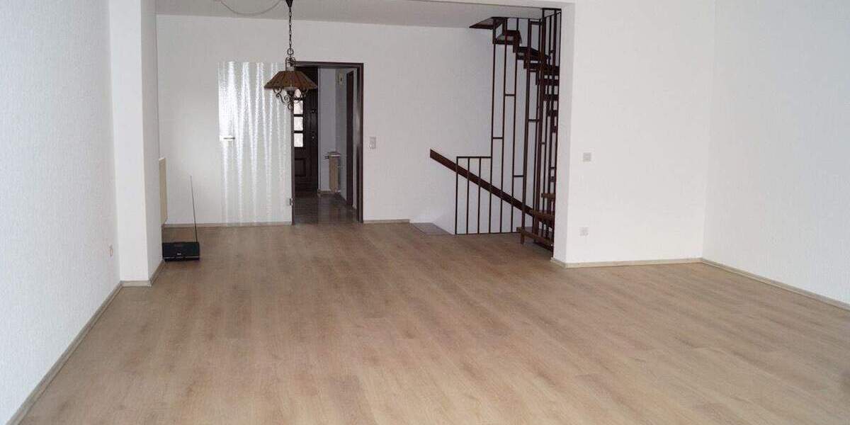 Renoviertes Reihenendhaus mit Garten und Garage 4 zimmer