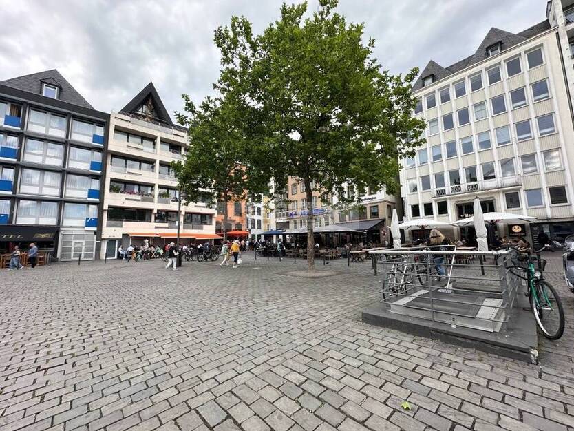 Köln Altstadt: Vielseitige Gewerbefläche mit 2 verbundenen Etagen u. kl. Außenbereich ab ca. 112025