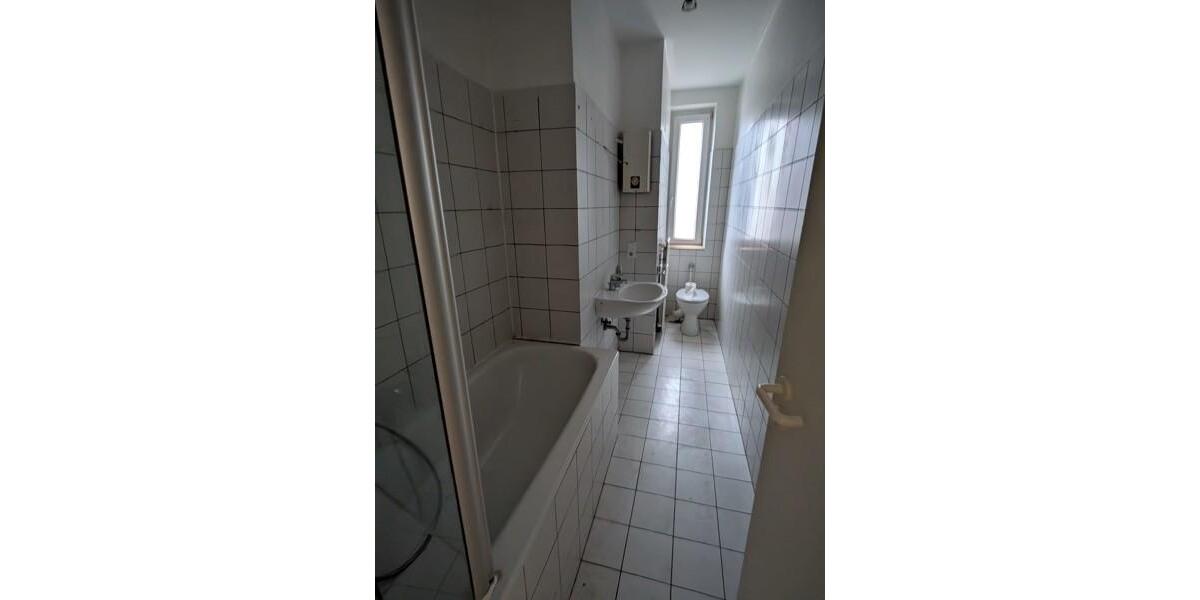 Mittendrin! Großzügige 4-Zimmer-Wohnung mit neuem Bad zimmer