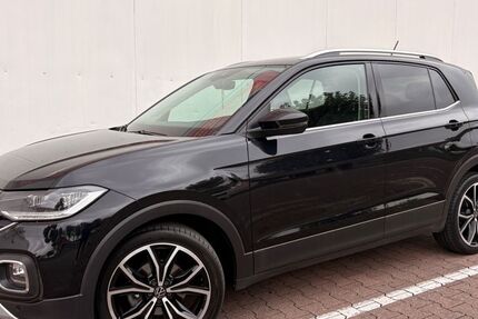 VW T-Cross 76.000 km 19.399 &euro; Düsseldorf 40627