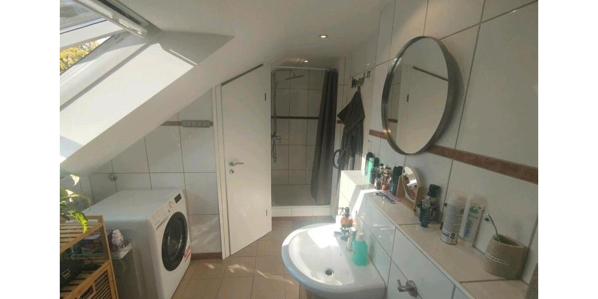 Dachgeschoßwohnung Neuss Furth-Mitte - 2 Zimmer, 70 m&sup2;, 235.000&euro; | Angebot:26165906