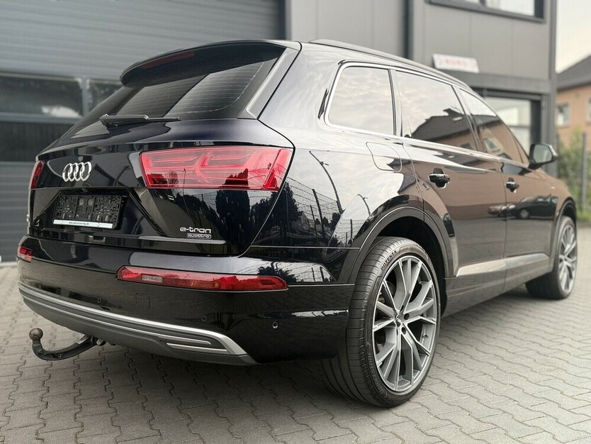 Audi Q7 3.0 TDI e-tron quattro / Panorama / Kamera 179.000 km 31.500 € Mönchengladbach 41066