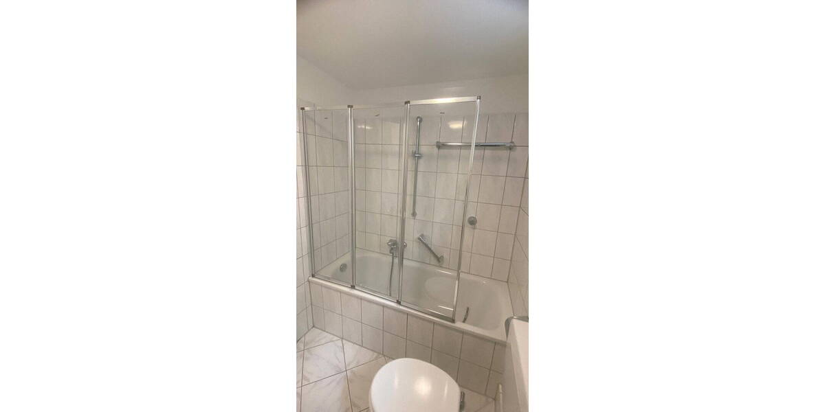 Etagenwohnung Düsseldorf Lohausen - 2 Zimmer, 77 m&sup2;, 1.400&euro; | Angebot:26933027