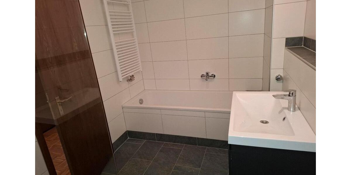 Hochparterre Ratingen - 2 Zimmer, 70 m&sup2;, 950&euro; | Angebot:25718298