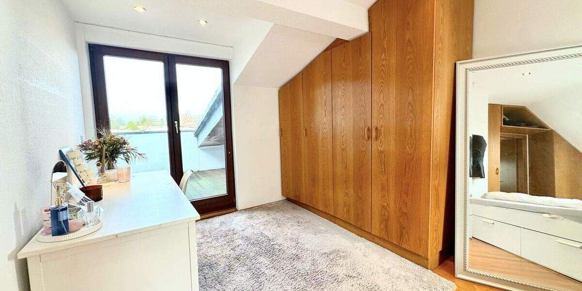 Lichtdurchflutete 3,5-Zimmer-Wohnung mit großer Dachterrasse im Hildener-Süden 3 zimmer