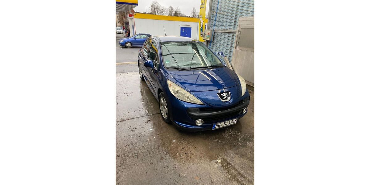 Peugeot 207 212.000 km 2.400 &euro; Mönchengladbach, 41236