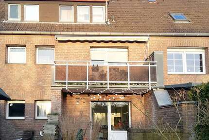 Haus zum Kaufen in Mönchengladbach-Holt 315.000 € 162.19 m² 8 zimmer