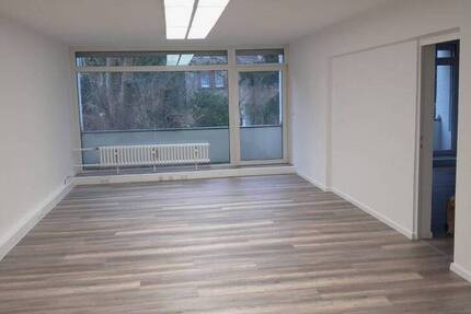 Sehr funktionale Büro- Praxis oder Galeriefläche in gutsichtbarer und frequentierter Lage