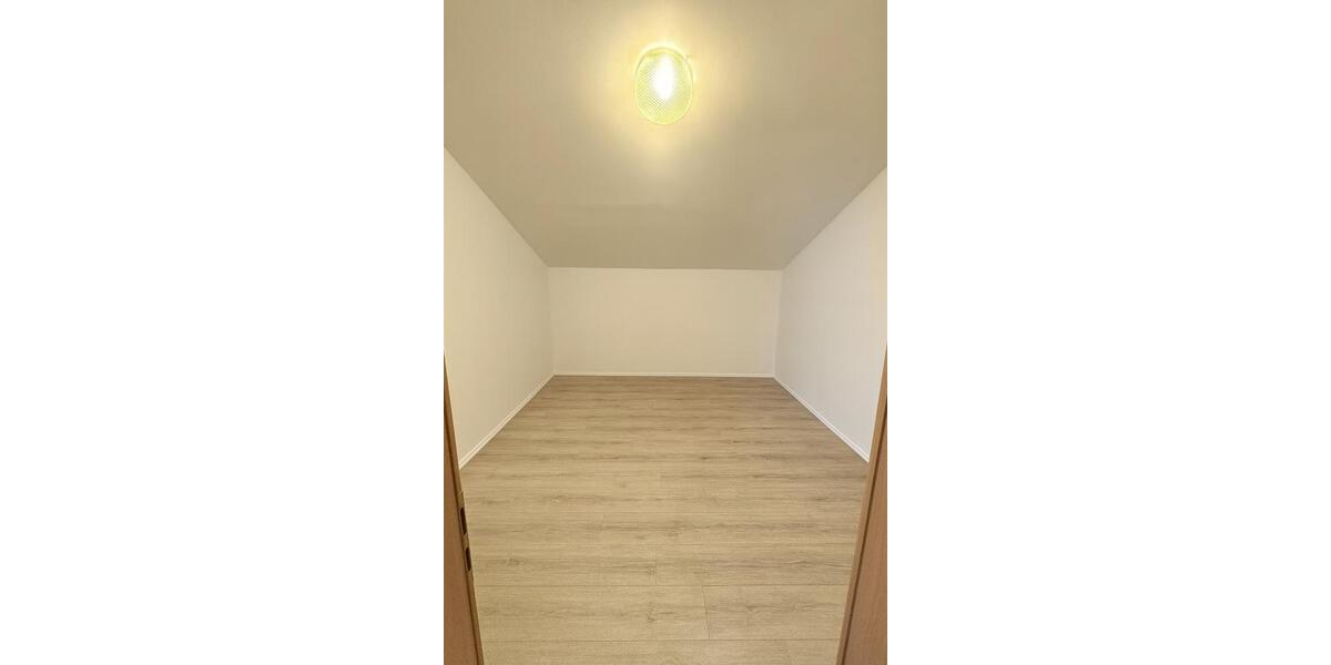 Einfamilienhaus Solingen Aufderhöhe - 5 Zimmer, 70 m&sup2;, 580&euro; | Angebot:26419238
