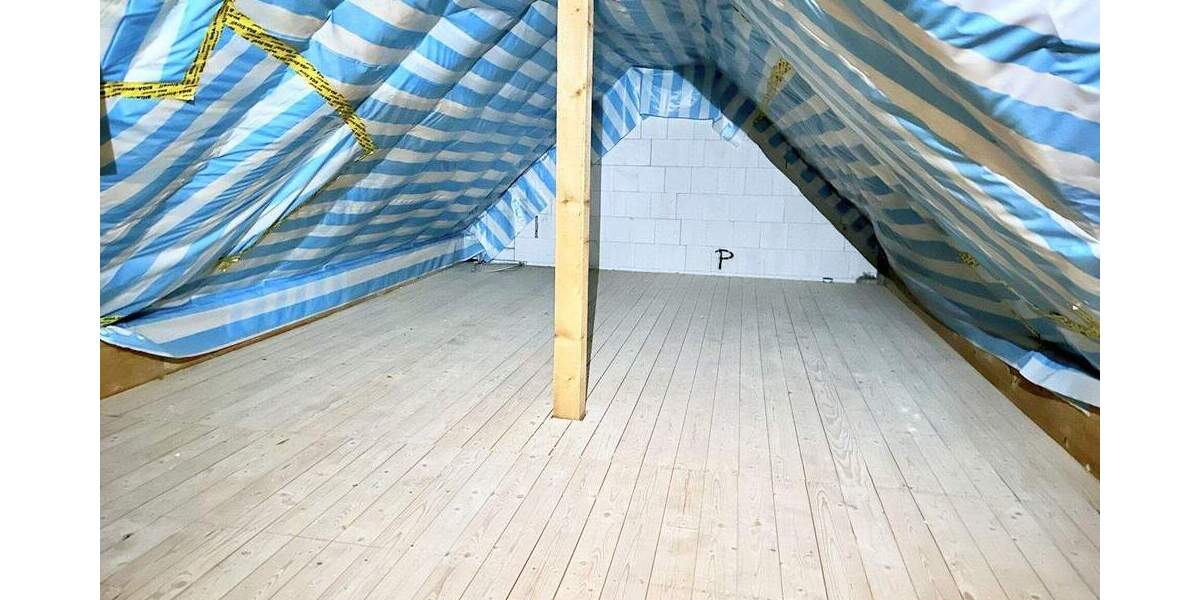 Etagenwohnung Velbert Mitte - 3 Zimmer, 131 m&sup2;, 359.000&euro; | Angebot:25689209