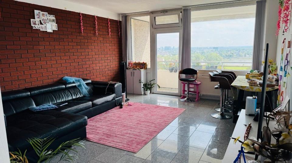 Etagenwohnung Neuss - 3 Zimmer, 90 m&sup2;, 650&euro; | Angebot:25809228