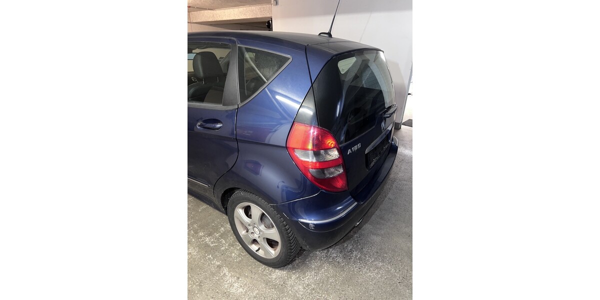Mercedes-Benz A-Klasse 238.888 km 2.299 &euro; Düsseldorf 40213