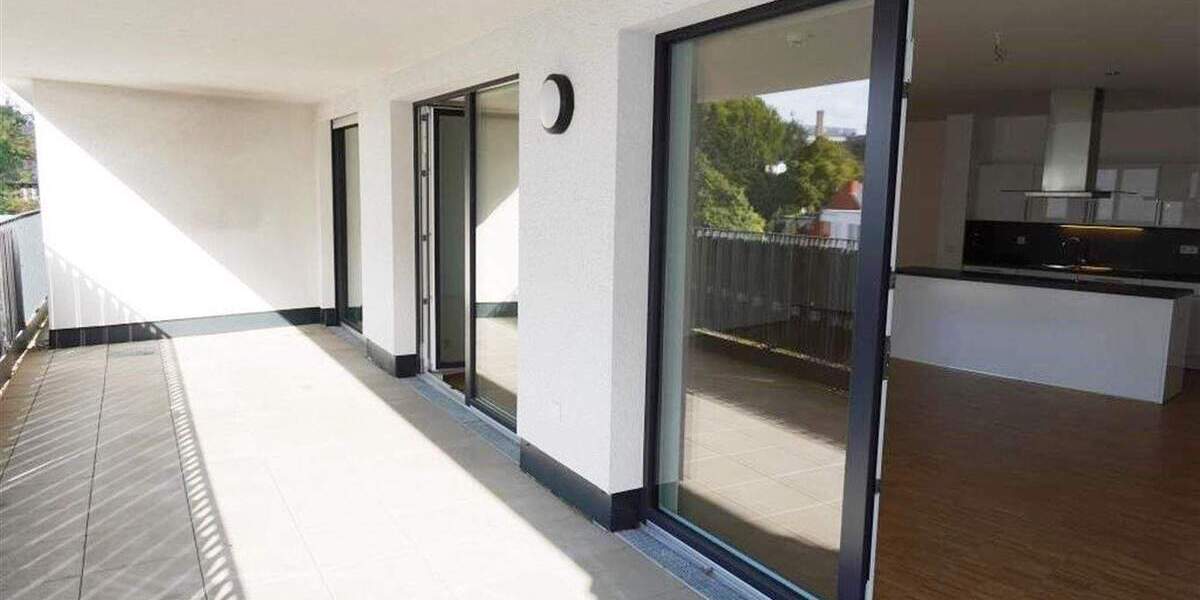 Attraktive 4 Zi. Neubauwohnung mit EBK und Fußbodenheizung plus Sonnenterrasse. 4 zimmer