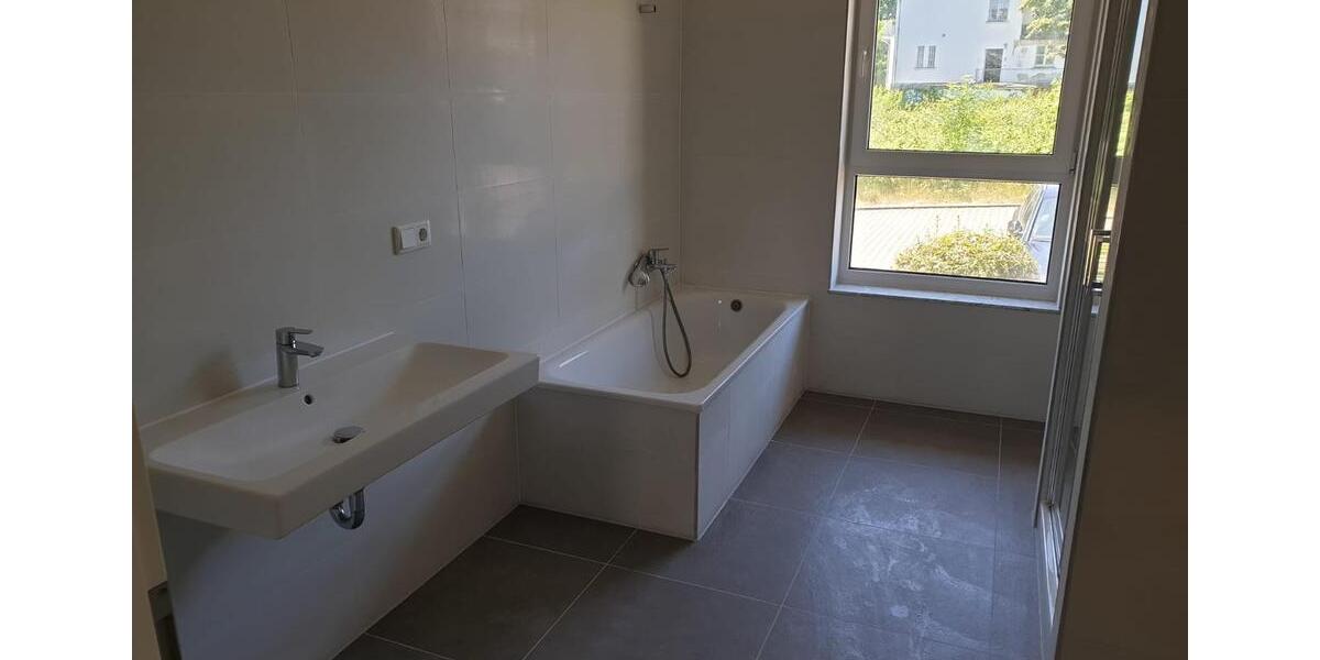 Etagenwohnung Heiligenhaus - 4 Zimmer, 128 m&sup2;, 1.150&euro; | Angebot:25542417