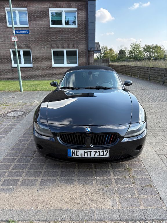 BMW Z4 90.000 km 12.500 € Meerbusch 40667