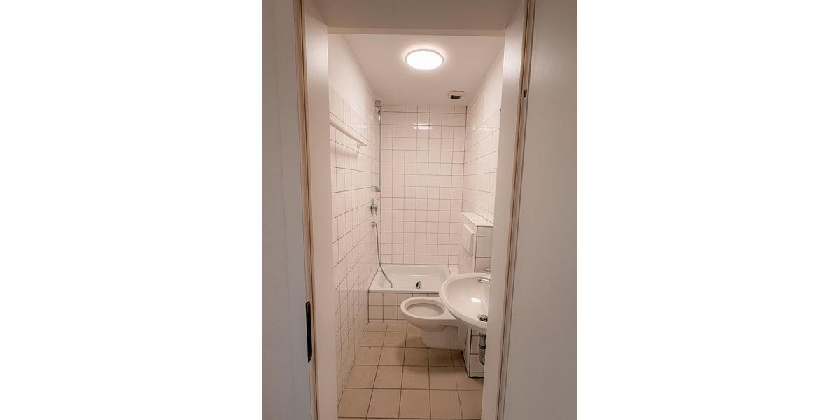 Dachgeschoßwohnung Mönchengladbach Nord - 2 Zimmer, 30 m&sup2;, 450&euro; | Angebot:25721963