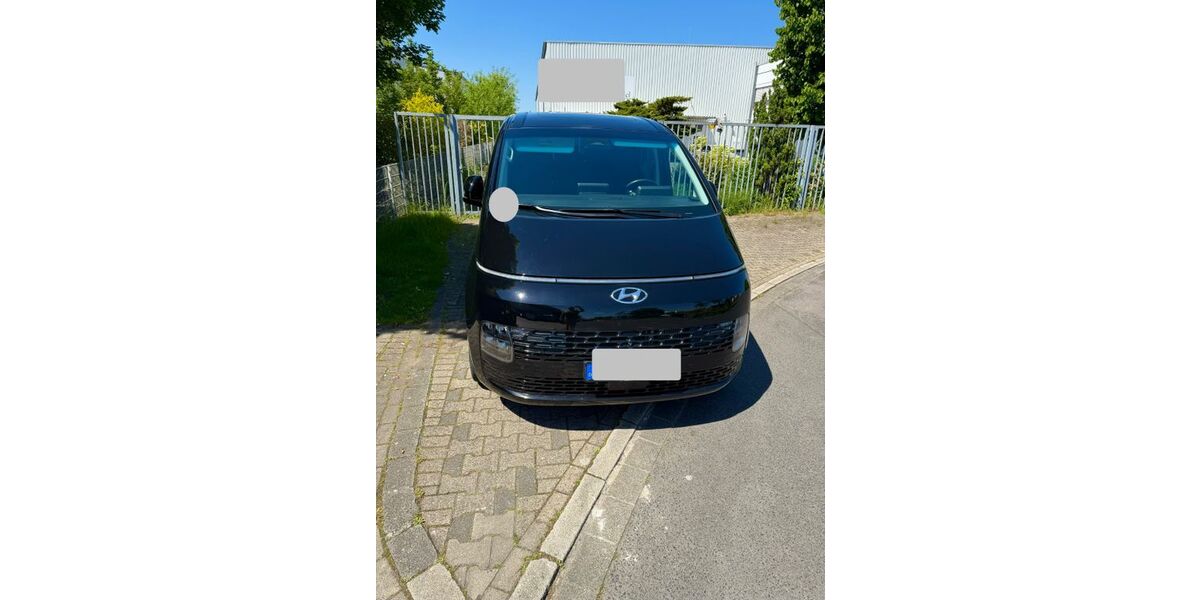 Hyundai STARIA 99.800 km 29.999 &euro; Düsseldorf 40227