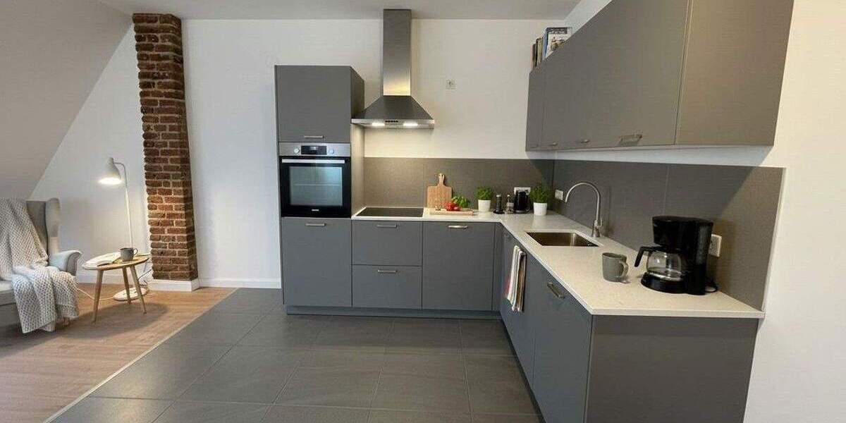 Exklusive 3-Zimmer Altbau-Wohnung mit Dachloggia - kernsaniert 2025 3 zimmer