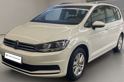 VW Touran 26.349 km 26.989 &euro; Krefeld 47805