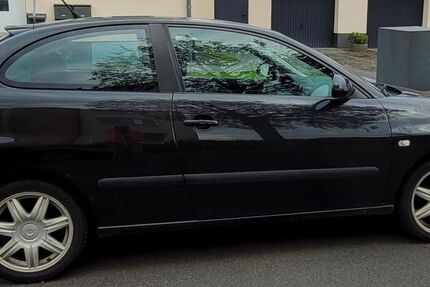 Seat Ibiza 218.888 km 1.897 &euro; DÜSSELDORF 40597