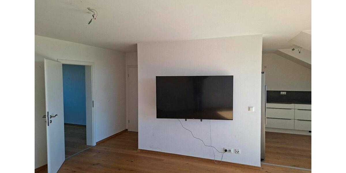 Dachgeschoßwohnung Neuss Allerheiligen - 2.5 Zimmer, 85 m&sup2;, 1.400&euro; | Angebot:26415665