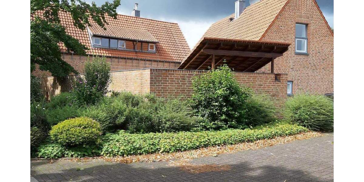 Charaktervolles Zuhause mit zusätzlicher Wohneinheit in zentraler Lage von Willich-Neersen! 9 zimmer