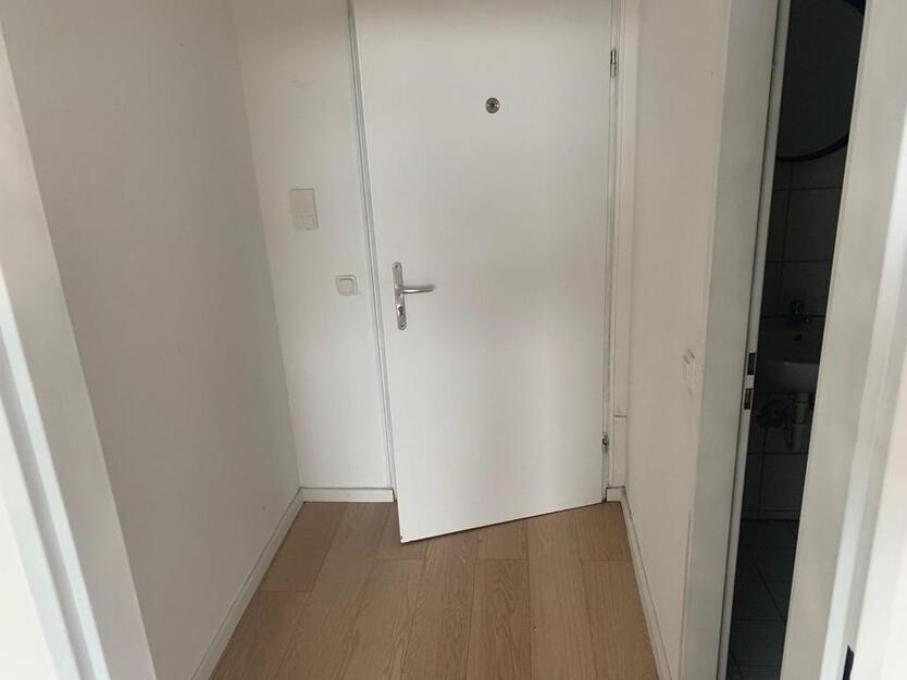 Helle 1-Zimmer-Wohnung mit Balkon & Aufzug in Grevenbroich-Orken zimmer