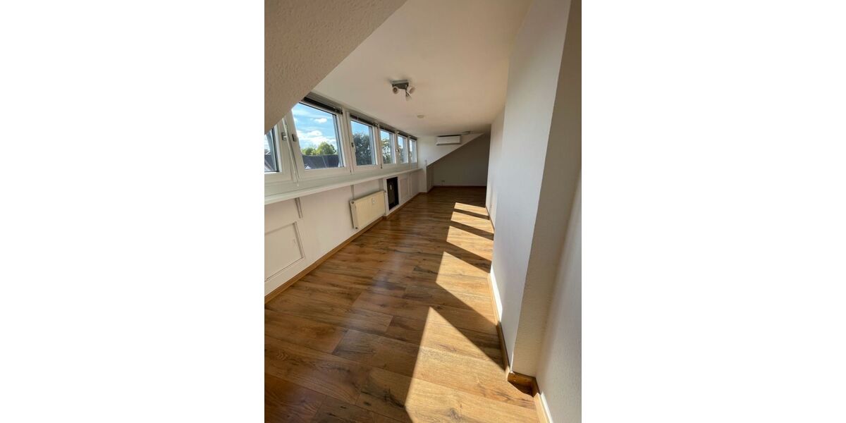 Provisionsfrei* SOFORT FREI! Rhein-nah - 2-Zm Penthouse Oberkassel - renoviert, Klimaanlage Einbauküche 55m² - Einfamilienhaus Düsseldorf Oberkassel | Angebot:27074522