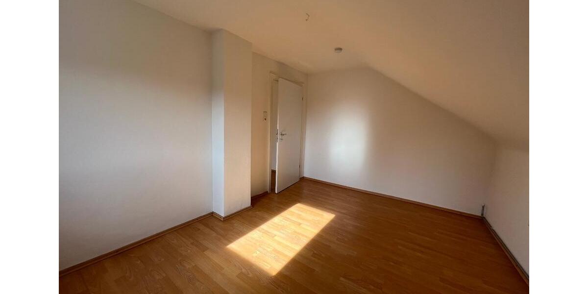 Dachgeschoßwohnung Leichlingen (Rheinland) - 2 Zimmer, 40 m&sup2;, 380&euro; | Angebot:26144285