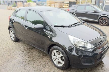 Kia Rio 126.393 km 4.699 &euro; Solingen 42653